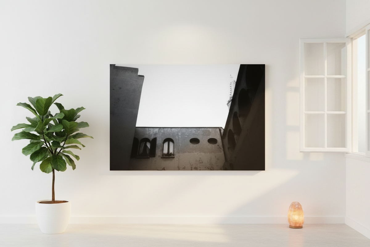 Mediterranean Courtyard — Indoor Studio